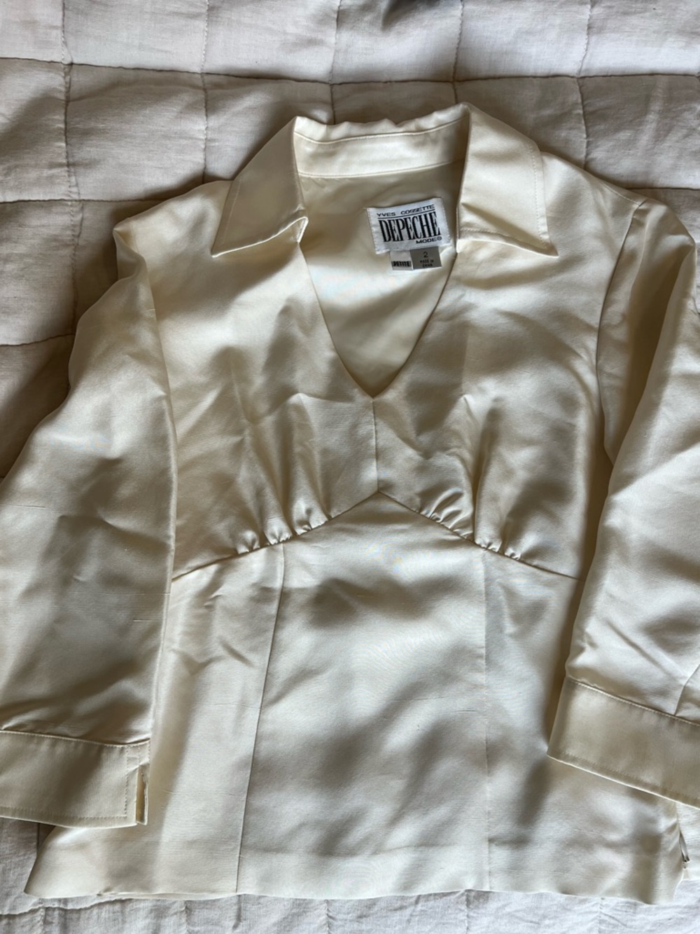 Depêche Cream Satin V-Neck Blouse